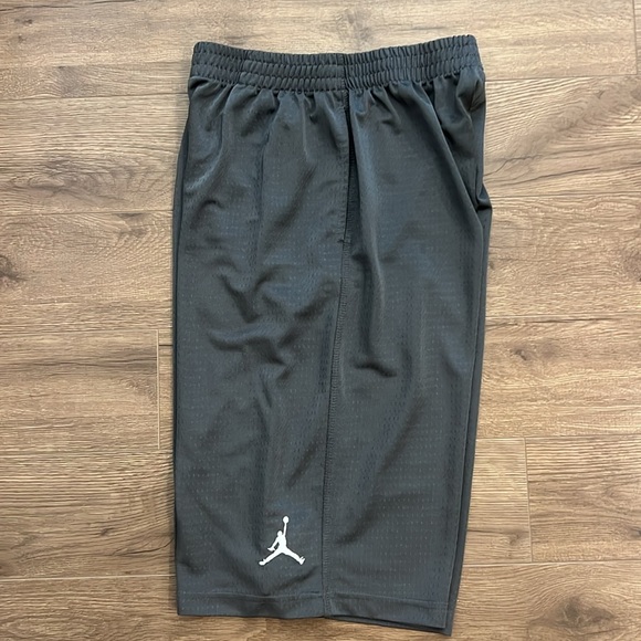 Jordan Size XL Kids Shorts - Picture 6 of 12